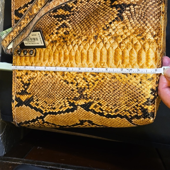 Badgley Mischka Vegan Leather Snakeskin Look Tote NWT - Picture 6 of 12